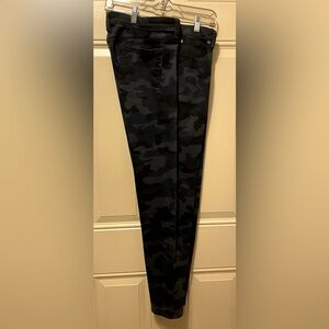 Gap Camo Print Premium Super Skinny Jeans Size 18/34R